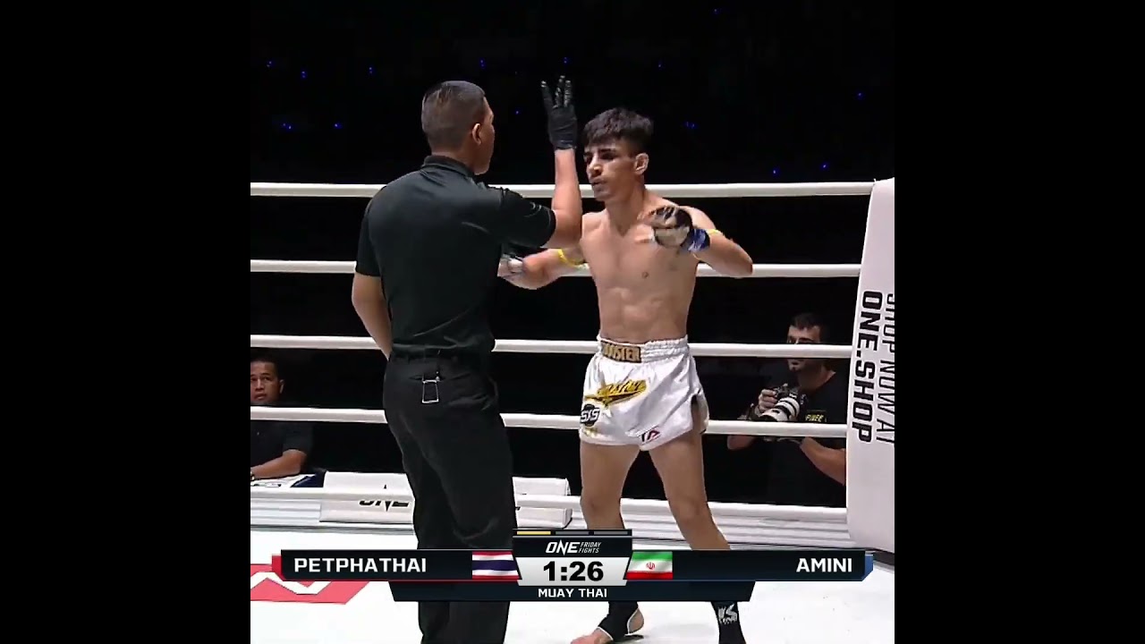 BACK AND FORTH ⚔️ Petphathai and Sirvan Amini trade knockdowns!