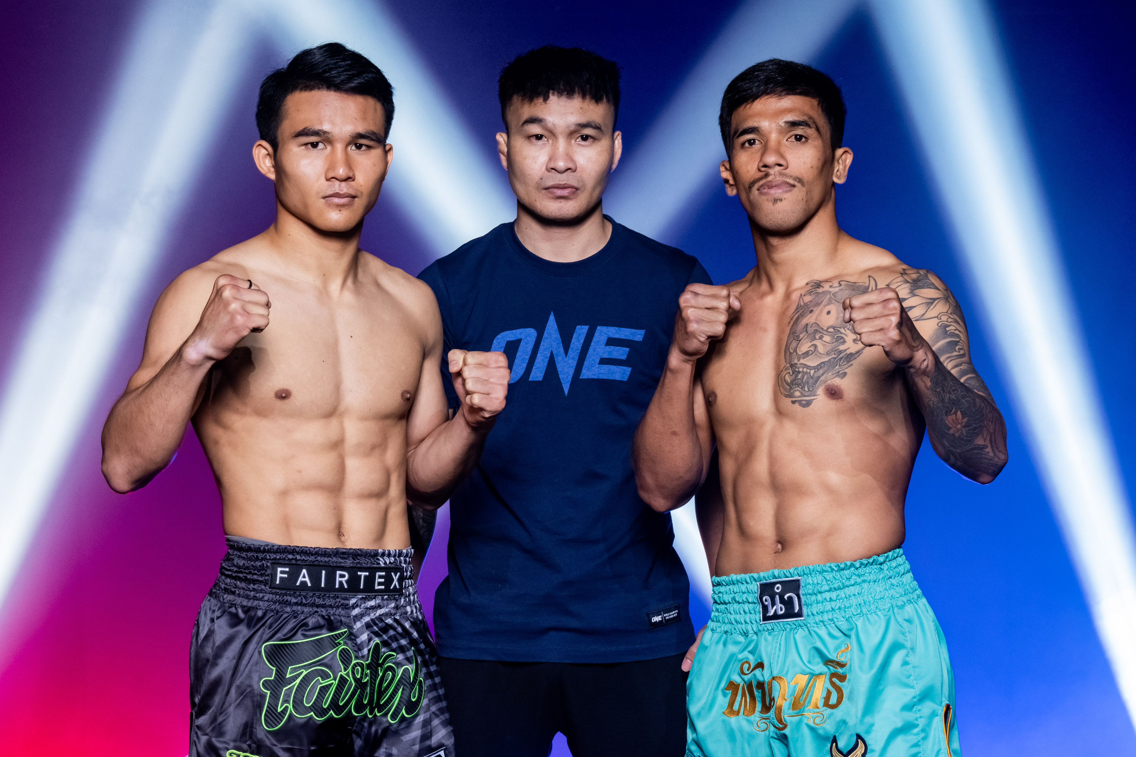 Muay Thai fighters Worapon Sor Dechapan and Panrit Lukjaomaesaiwaree